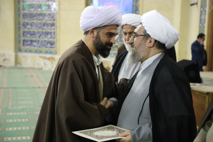مراسم تجلیل از اساتید نمونه حوزه علمیه تبریز