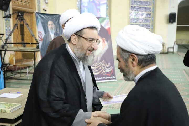 مراسم تجلیل از اساتید نمونه حوزه علمیه تبریز