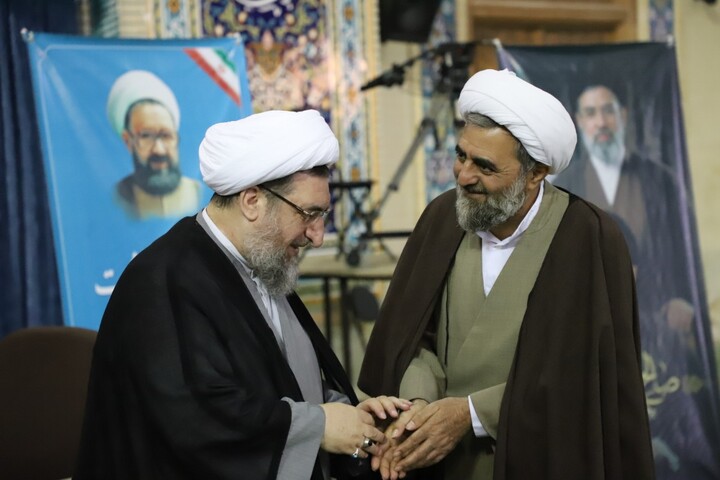 مراسم تجلیل از اساتید نمونه حوزه علمیه تبریز