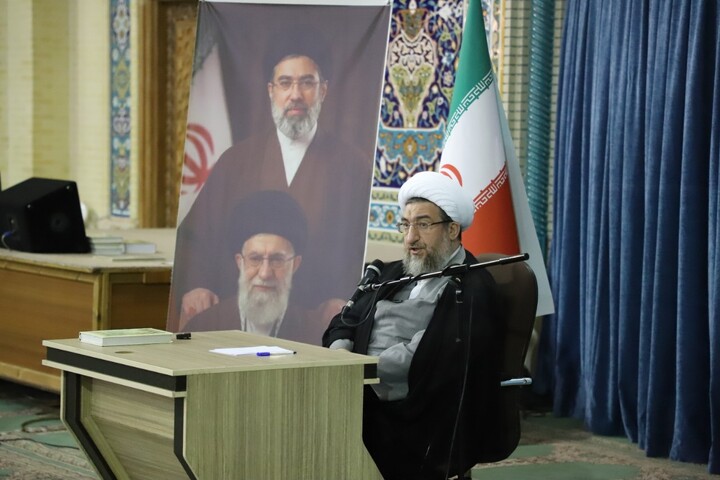 تصاویر/ مراسم تکریم مقام اساتید حوزه علمیه تبریز