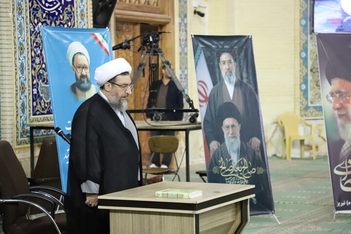 تصاویر/ مراسم تکریم مقام اساتید حوزه علمیه تبریز