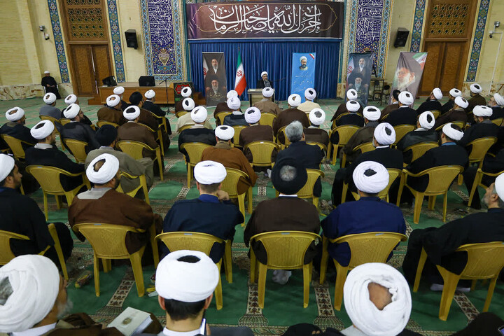 تصاویر/ مراسم تکریم مقام اساتید حوزه علمیه تبریز