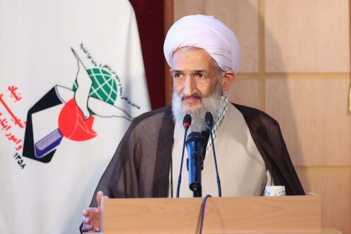 تصاویر / نشست صمیمانه نماینده ولی فقیه با خانواده‌ شهدای جنگ رمضان