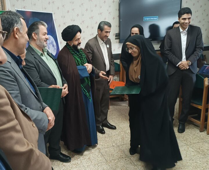تصاویر / برگزاری جلسه شورای آموزش و پرورش با حضور امام جمعه شهرستان چالوس