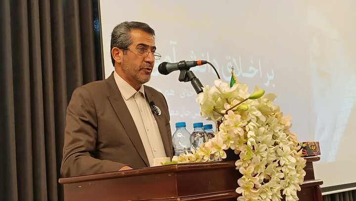 تصاویر/ تجلیل از مشعل‌داران علم و اخلاق در چالوس