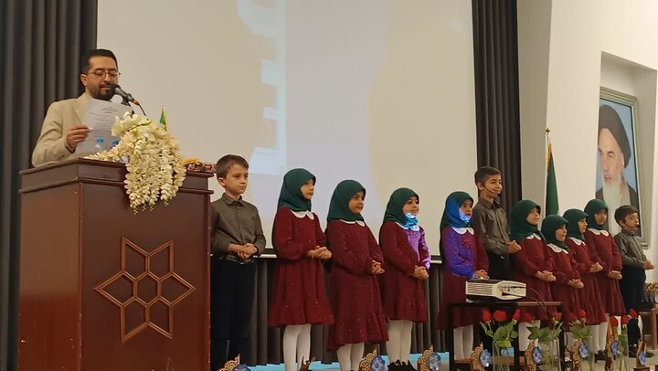 تصاویر/ تجلیل از مشعل‌داران علم و اخلاق در چالوس
