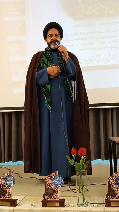 تصاویر/ تجلیل از مشعل‌داران علم و اخلاق در چالوس