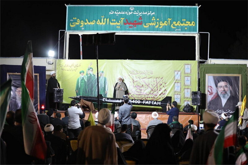 آية اللّه شب زنده ‌دار: يجب ألّا نتراجع أمام العدو