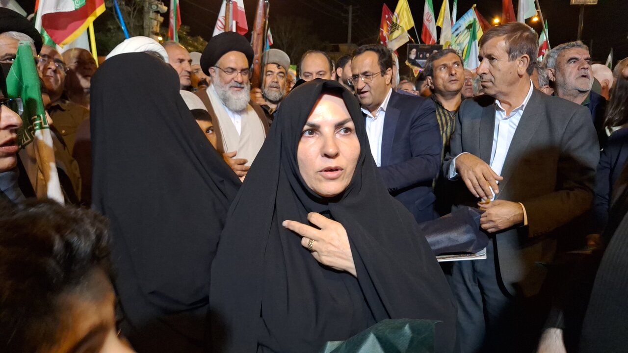 آیین تجلیل از پرچمداران دانایی و سفیران معروف در یاسوج برگزار شد