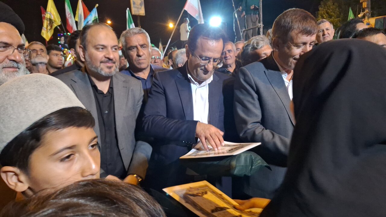 آیین تجلیل از پرچمداران دانایی و سفیران معروف در یاسوج برگزار شد