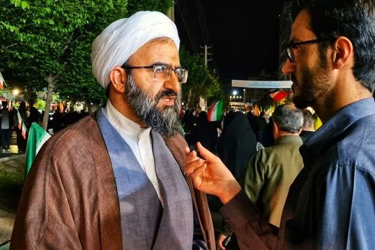 ایران به نیابت از تمام آزادیخواهان در مقابل آمریکا و اسرائیل ایستاده است