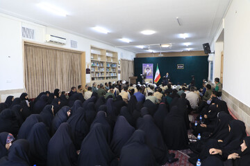 تصاویر| دیدار جمعی از جهادگران بسیجی با  نماینده ولی فقیه در خراسان جنوبی