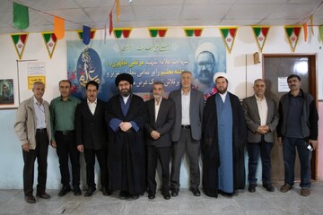 تصاویر /  دیدار نماینده ولی فقیه در زنجان با یکی از معلمان دوره‌ی دبستان خود