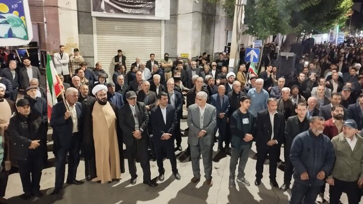 تصاویر/ مردم میاندوآب پای کار انقلاب در شصت و هفتمین شب متوالی