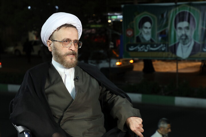 تصاویر/ پخش برنامه «اُمت مبعوث» از سوی خبرگزاری حوزه  و تلویزیون اینترنتی حوزه