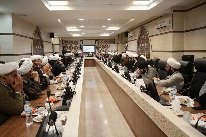 هم‌اندیشی حوزه پیشرو و پاسخگویی فقه به نیازهای جامعه