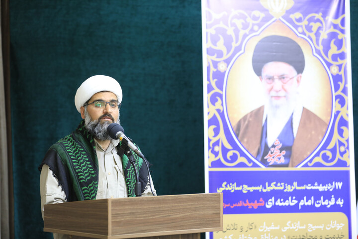 تصاویر| دیدار جمعی از جهادگران بسیجی با  نماینده ولی فقیه در خراسان جنوبی