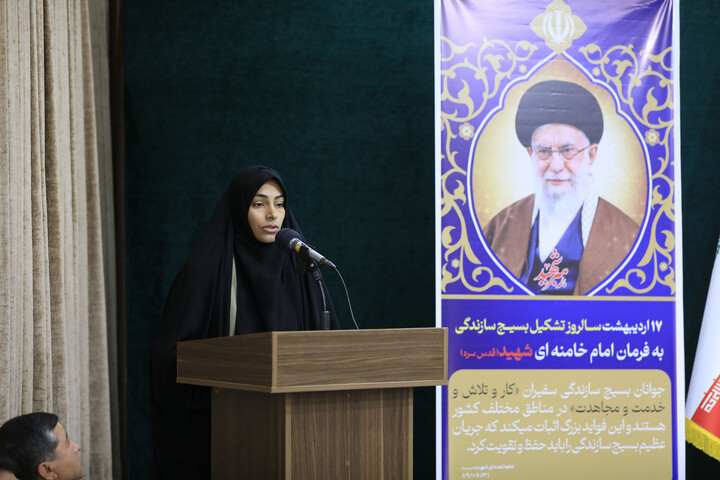 تصاویر| دیدار جمعی از جهادگران بسیجی با  نماینده ولی فقیه در خراسان جنوبی