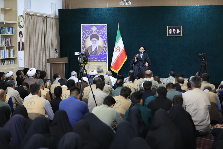 تصاویر| دیدار جمعی از جهادگران بسیجی با  نماینده ولی فقیه در خراسان جنوبی