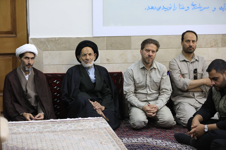 تصاویر| دیدار جمعی از جهادگران بسیجی با  نماینده ولی فقیه در خراسان جنوبی