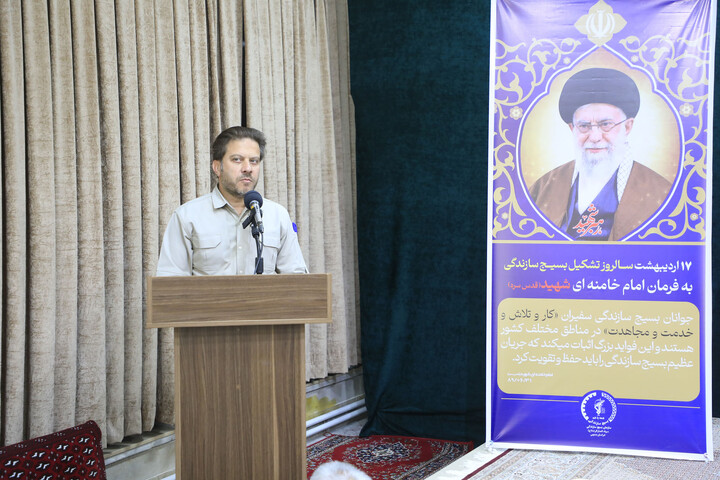 تصاویر| دیدار جمعی از جهادگران بسیجی با  نماینده ولی فقیه در خراسان جنوبی