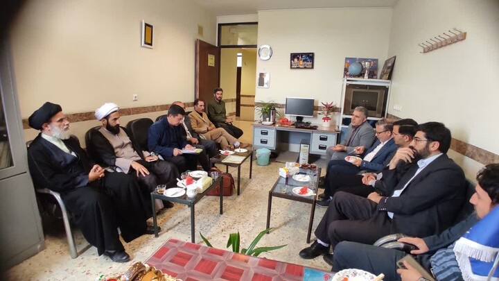 تصاویر / دیدار  مدیرکل تبلیغات اسلامی آذربایجان شرقی با معلمان مدارس صدرای شهرستان های آذرشهر و بناب