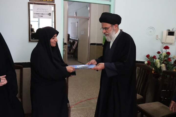 تصاویر / دیدار  مدیرکل تبلیغات اسلامی آذربایجان شرقی با معلمان مدارس صدرای شهرستان های آذرشهر و بناب