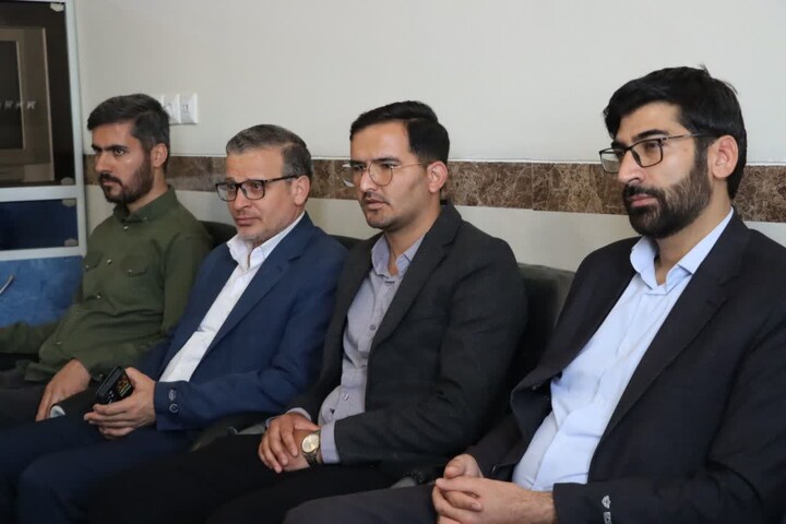 تصاویر / دیدار  مدیرکل تبلیغات اسلامی آذربایجان شرقی با معلمان مدارس صدرای شهرستان های آذرشهر و بناب