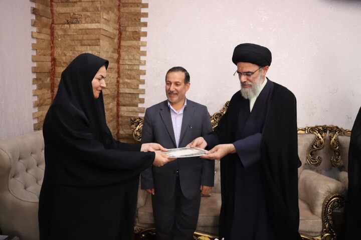 تصاویر / دیدار مدیرکل تبلیغات اسلامی آذربایجان شرقی با خانواده شهدای جنگ رمضان در بناب و آذرشهر