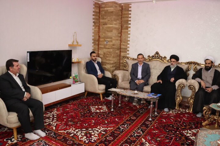 تصاویر / دیدار مدیرکل تبلیغات اسلامی آذربایجان شرقی با خانواده شهدای جنگ رمضان در بناب و آذرشهر