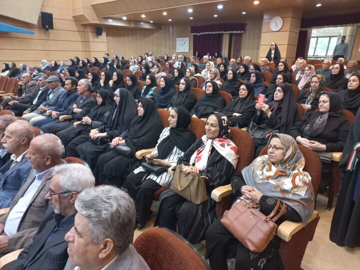 تصاویر/ مراسم گرامیداشت روز معلم به همراه تقدیر از معلمان و فرهنگیان ایزدشهر نور