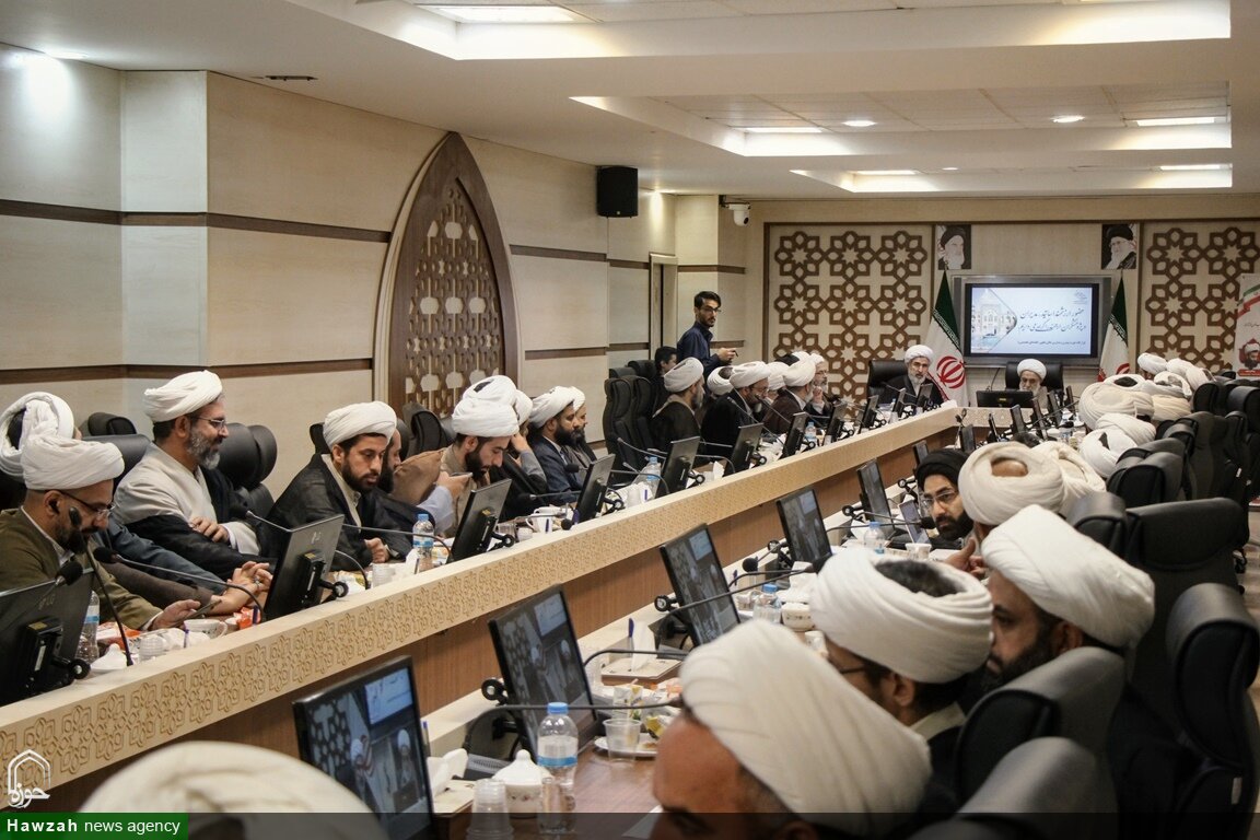 گزارش تفصیلی از نشست «حوزه پیشرو و پاسخگویی فقه به نیازهای جامعه» / ضرورت توسعه فقههای تخصصی و حرکت به سوی نظامسازی اجتماعی