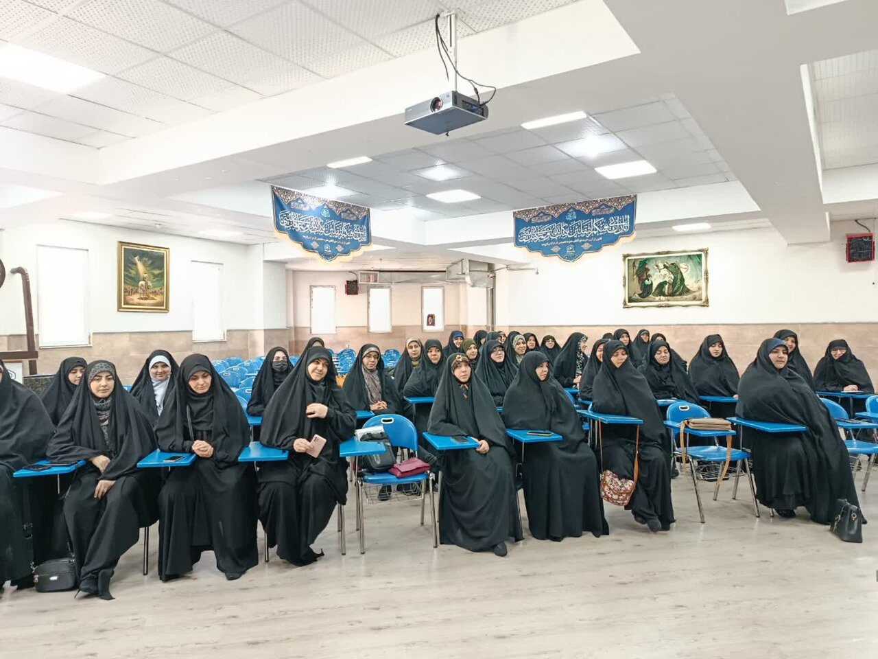 برگزاری جلسه توجیهی خادمان موکب فرهنگی بصیرتی مدرسه علمیه تخصصی الزهرا(س) ارومیه+  تصاویر