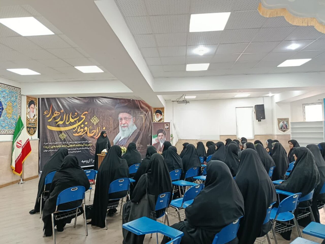 برگزاری جلسه توجیهی خادمان موکب فرهنگی بصیرتی مدرسه علمیه تخصصی الزهرا(س) ارومیه+  تصاویر