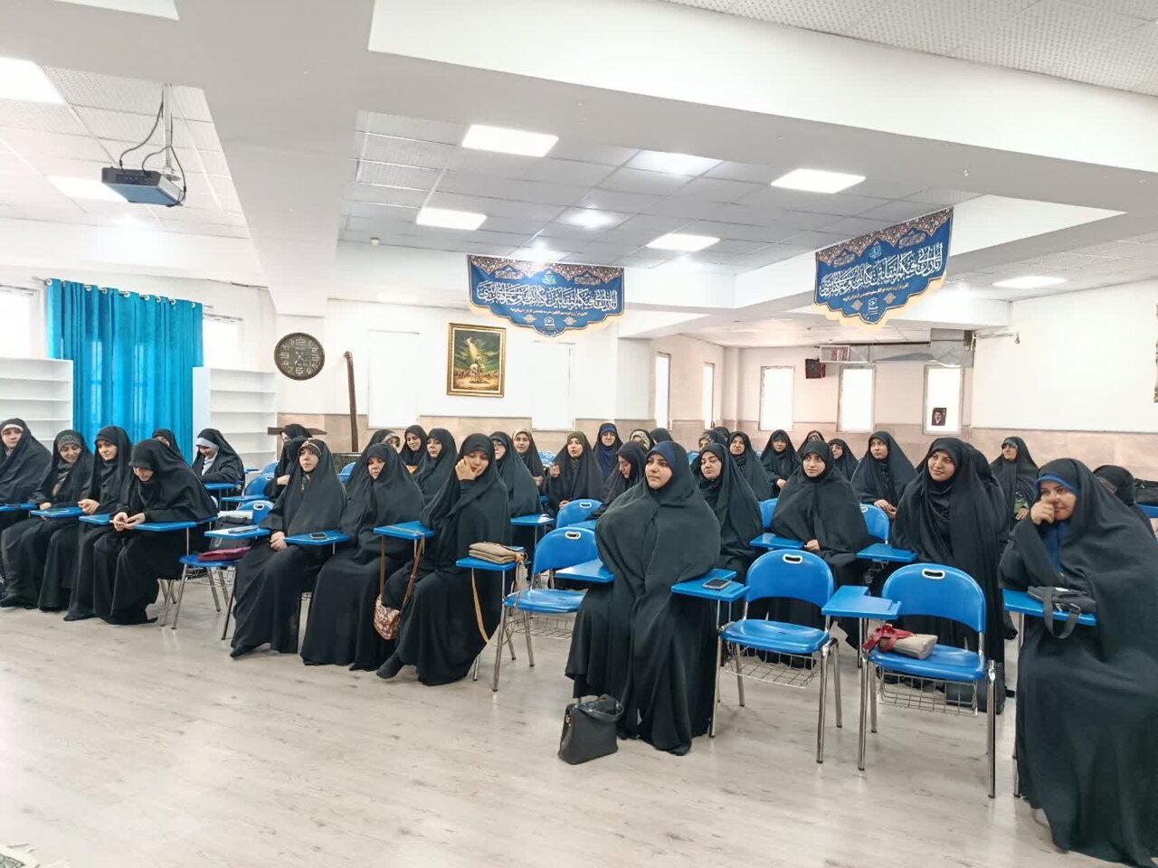 برگزاری جلسه توجیهی خادمان موکب فرهنگی بصیرتی مدرسه علمیه تخصصی الزهرا(س) ارومیه+  تصاویر