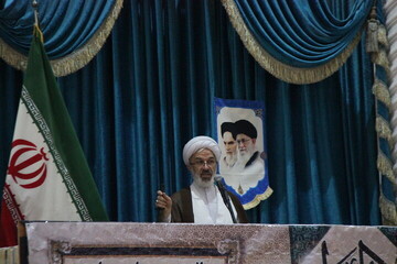 تصمیم درباره جنگ و صلح بر عهده ولی‌فقیه است