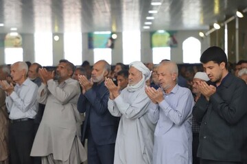 مؤمنان در برابر دشمنان سستی نکنند