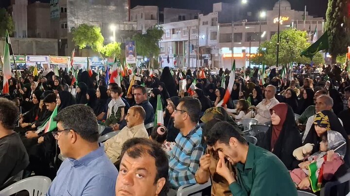 تصاویر/ تقدیر از دانش آموزان شرکت کننده در حفظ سوره فتح در تجمعات شبانه شهر جم