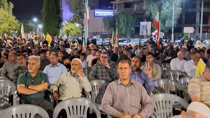 تصاویر/ تقدیر از دانش آموزان شرکت کننده در حفظ سوره فتح در تجمعات شبانه شهر جم