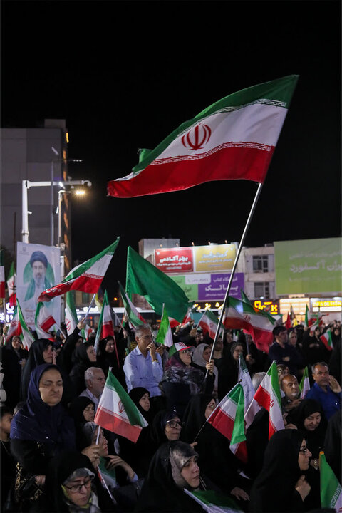 تصاویر/ بوشهر ایستاده در میدان