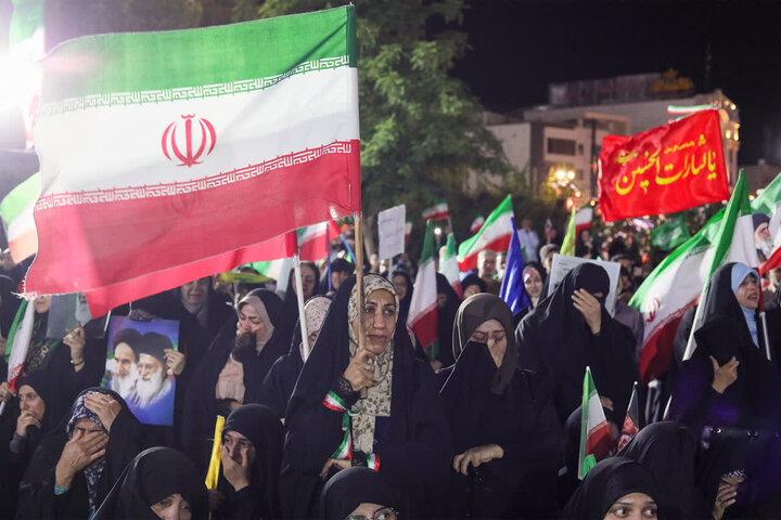 تصاویر/ بوشهر ایستاده در میدان