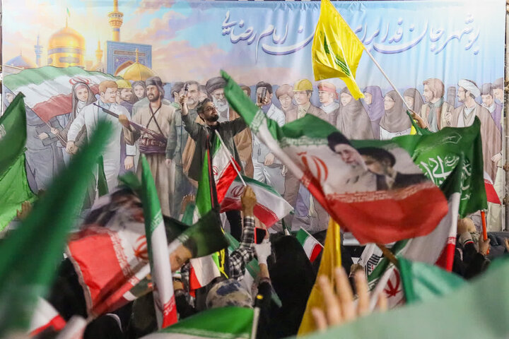تصاویر/ بوشهر ایستاده در میدان