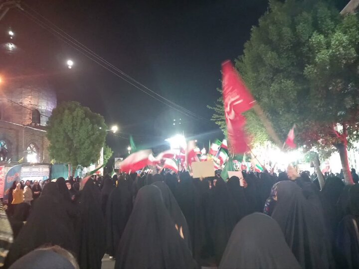 تصاویر/حضور کادر و اساتید مدرسه علمیه مهدیه خنداب در اجتماعات شبانه