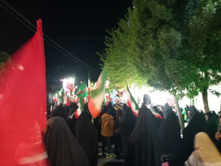 تصاویر/حضور کادر و اساتید مدرسه علمیه مهدیه خنداب در اجتماعات شبانه