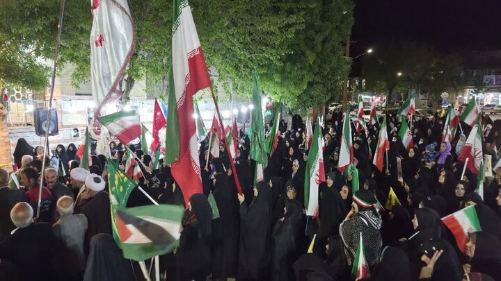 تصاویر/حضور کادر و اساتید مدرسه علمیه مهدیه خنداب در اجتماعات شبانه