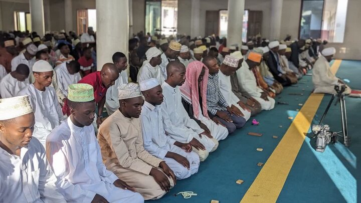 Hukumu za Kisheria | Wajibu wa maamuma iwapo Imam atasoma vibaya Qur'an