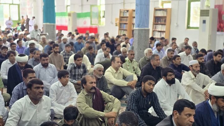 تصاویر/ اقامه نمازجمعه شهر ریگان