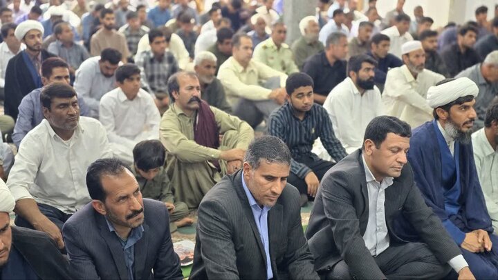 تصاویر/ اقامه نمازجمعه شهر ریگان