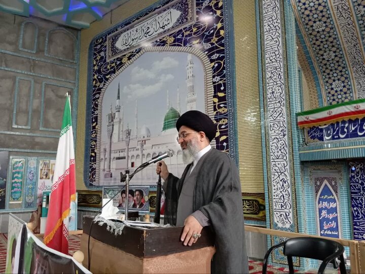 تصاویر/ اقامه باشکوه نماز جمعه جویبار به امامت حجت الاسلام محمدی در هجدهم اردیبهشت