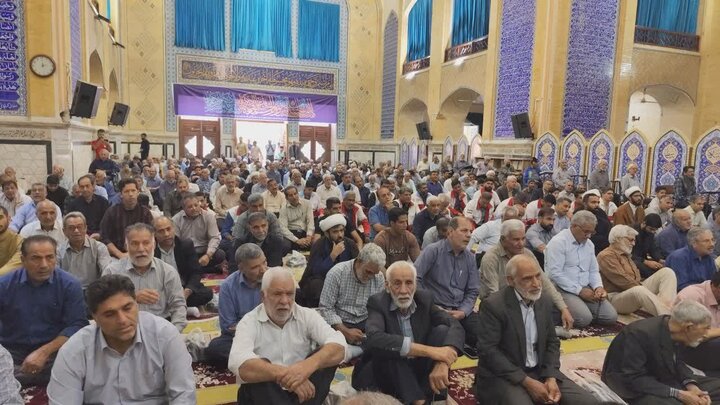 تصاویر/ اقامه نمازجمعه شهر بم